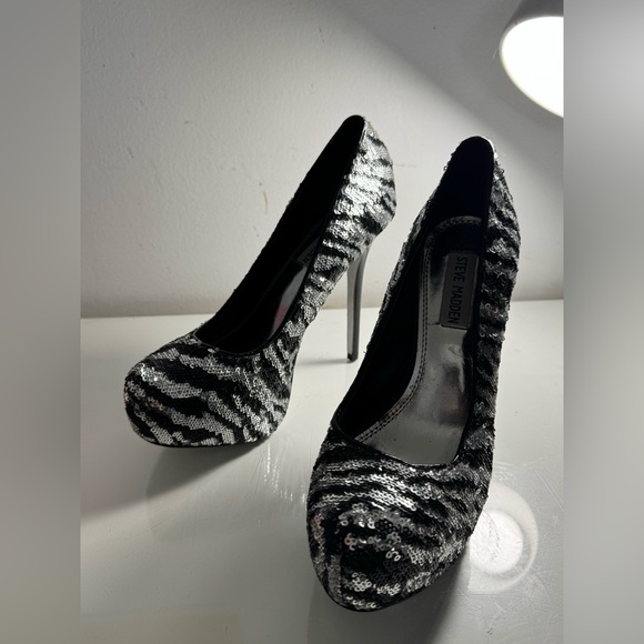 Steve Madden - Bliss Zebra Sequin Heels size 7.5 - Picture 7 of 9